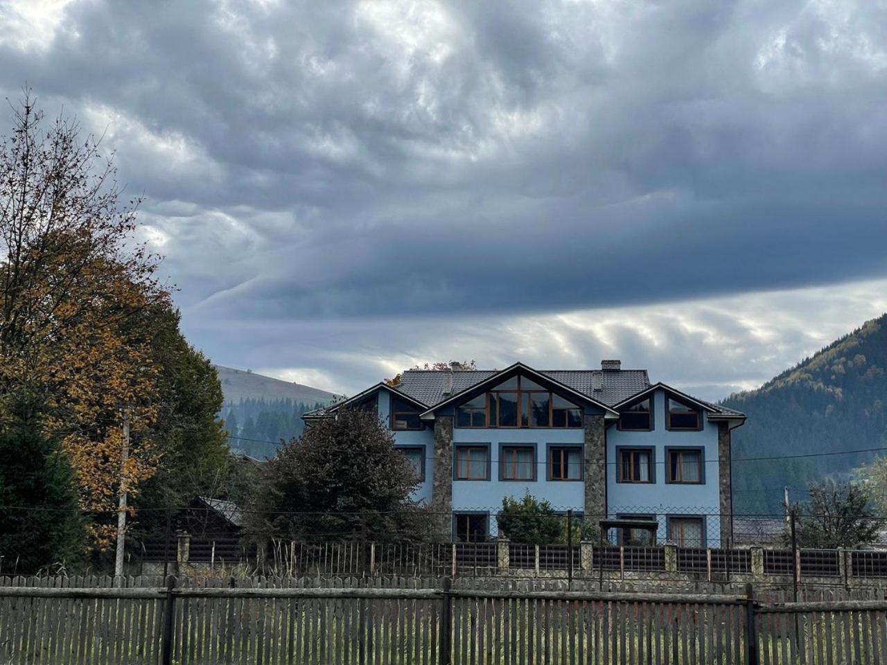 Старе Подвір'Я Verkhovyna Buitenkant foto